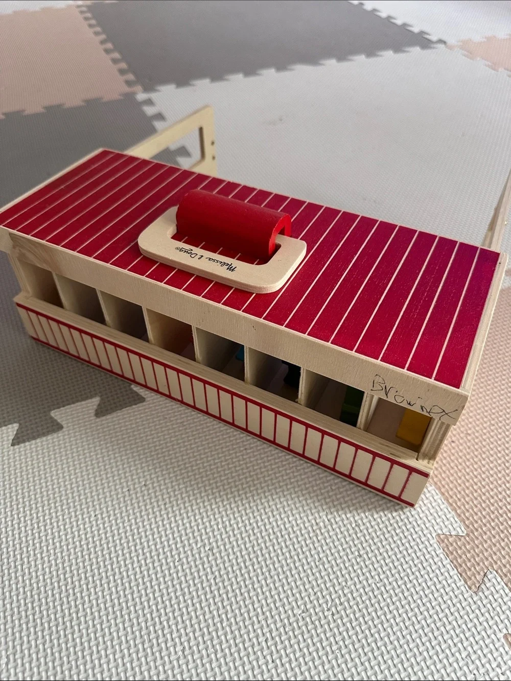 Melissa & Doug Wooden Color Sorting Garage - Red Roof with Multicolored Gears